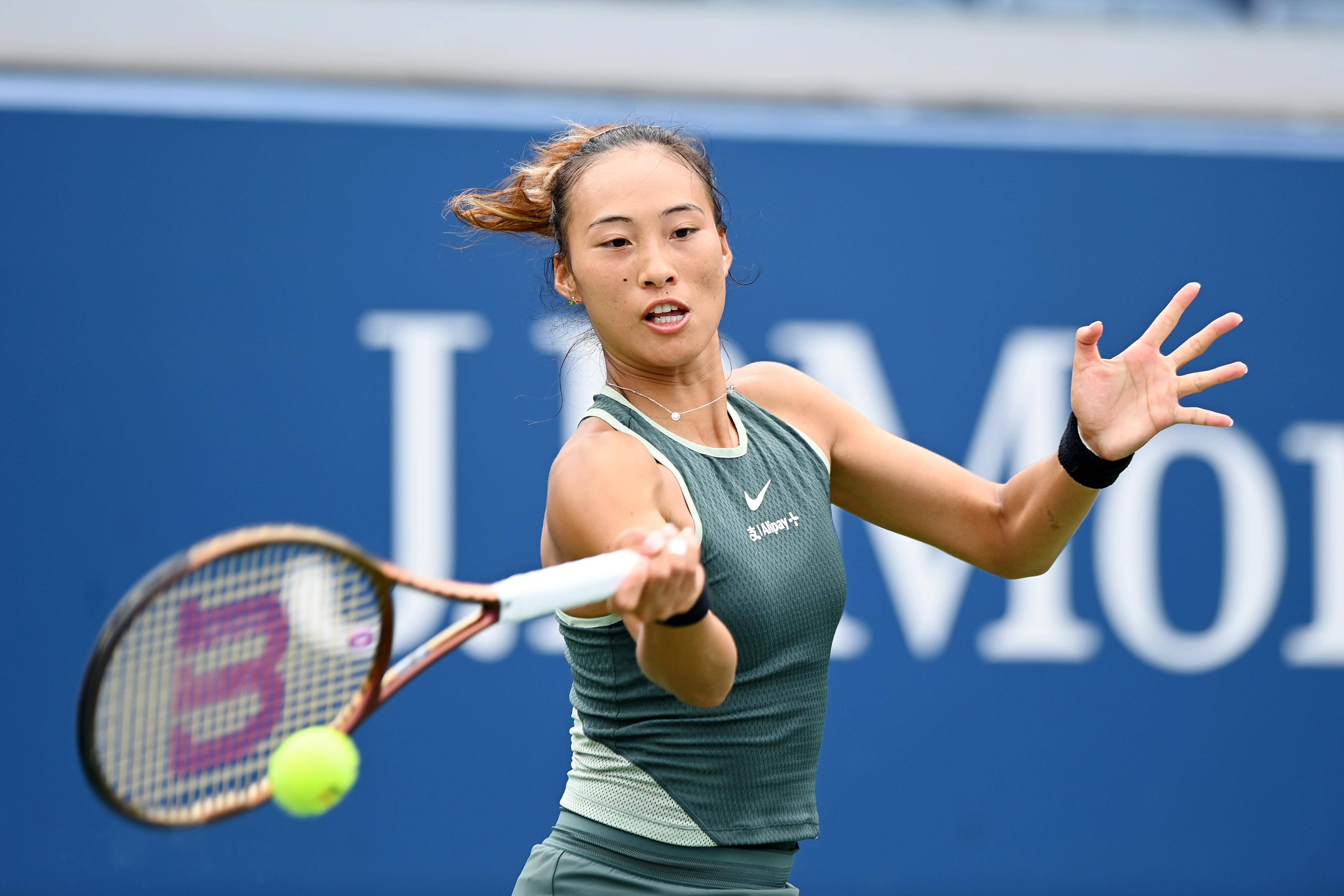 回两名即插 回两名即插