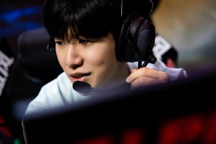 球员前往欧 球员前往欧